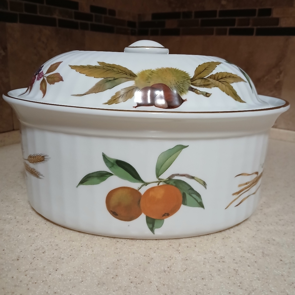 Royal Worcester Fevesham Gold Oval Covered Casserole Dish